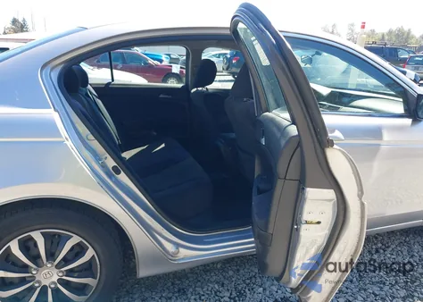 2010 Honda Accord 2.4 Lx z USA, uszkodzony, nr VIN 1HGCP2F34AA075707